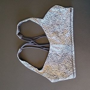 lululemon free to be zen sports bra size 4